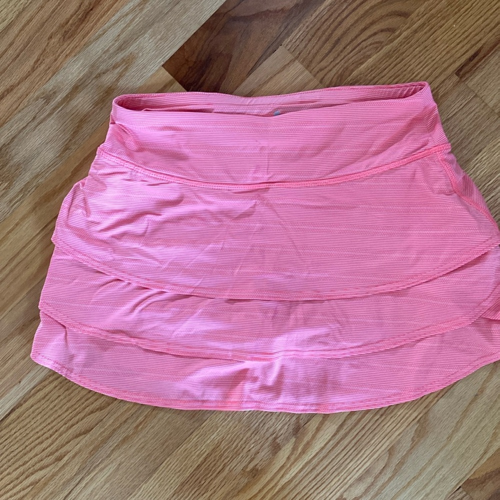 Athleta Swagger Skirt Skort Ruffle Coral Dot Stripe Zip Pocket Women's Size M
